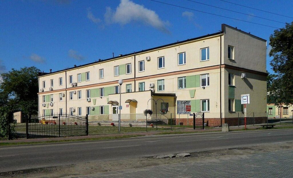 Photo via Wikipedia (Clinic)